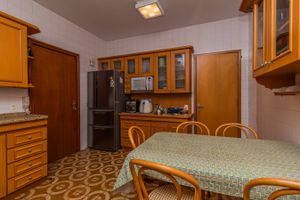 Image 19 - 302519
