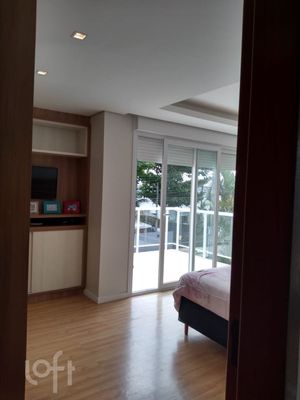 Image 19 - 302551