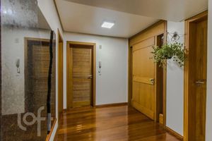 Image 10 - 302554
