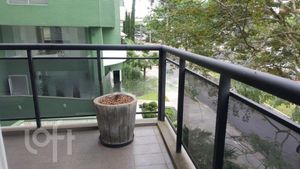 Image 19 - 302554