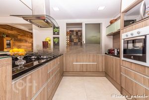 Image 13 - 302556
