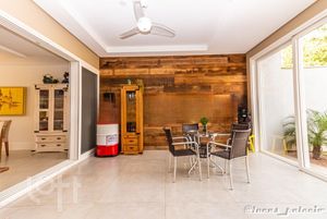 Image 15 - 302556