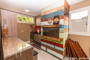 Image 17 - 302556