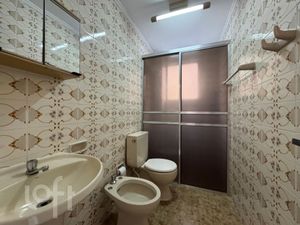 Image 17 - 302637