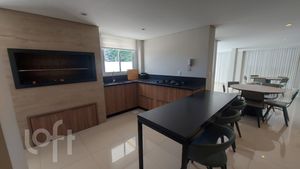 Image 17 - 302799