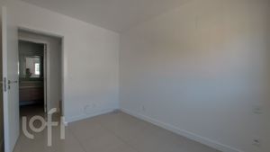 Image 7 - 302799
