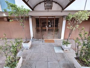 Image 1 - 302807