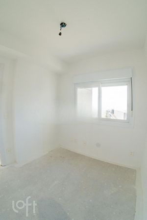 Image 25 - 302874