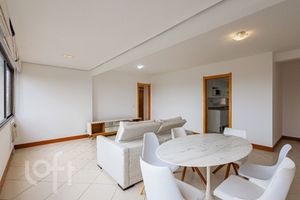 Image 4 - 302884