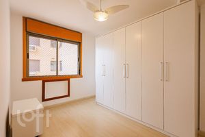 Image 15 - 302884