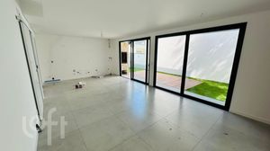 Image 4 - 302956