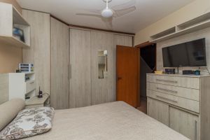 Image 19 - 302984