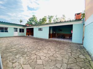 Image 13 - 302999