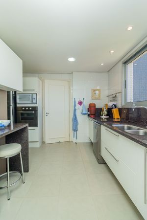Image 38 - 303046
