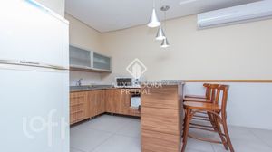 Image 31 - 303156