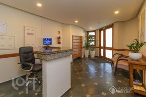 Image 27 - 303178