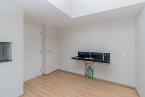 Image 13 - 303226