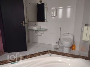 Image 32 - 303301