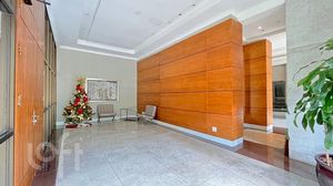 Image 40 - 303324