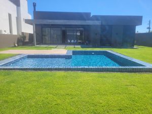 Image 10 - 303334
