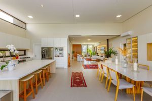 Image 15 - 303334