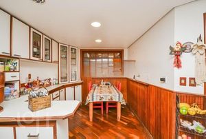 Image 18 - 303382