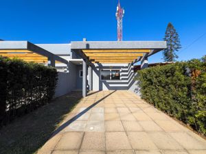 Image 17 - 303391