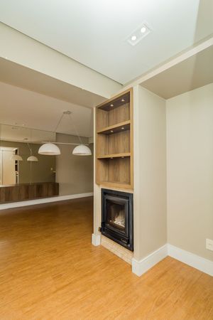 Image 4 - 303421