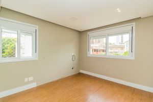 Image 17 - 303421