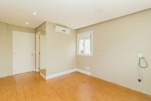 Image 19 - 303421