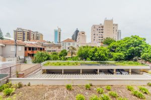 Image 23 - 303421