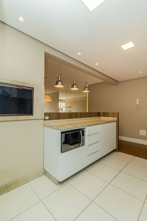 Image 25 - 303421