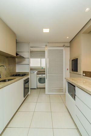 Image 30 - 303421