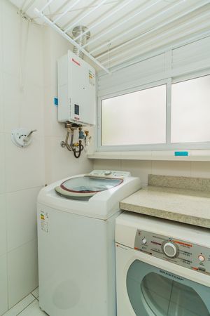 Image 32 - 303421