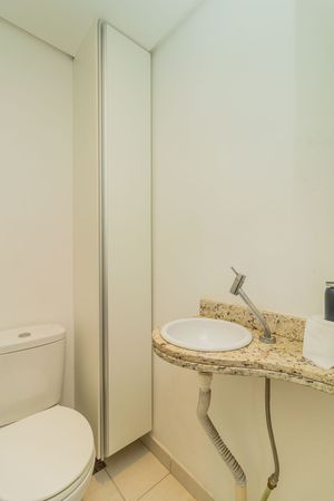 Image 33 - 303421