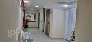 Image 24 - 303430