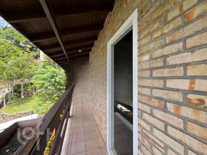 Image 8 - 303437