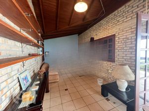 Image 11 - 303437