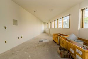 Image 1 - 303458