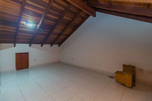 Image 24 - 303638