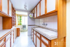 Image 18 - 303671