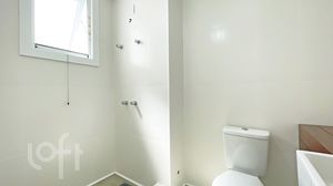 Image 19 - 303689