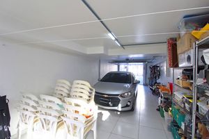 Image 39 - 303690