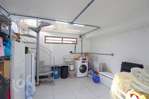 Image 35 - 303690