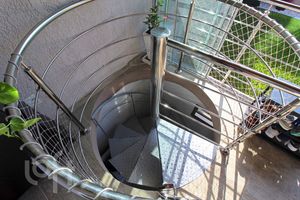 Image 12 - 303690