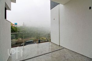 Image 25 - 303812