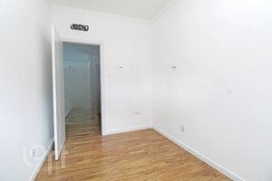 Image 19 - 303812