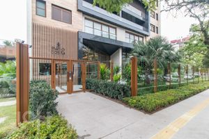 Image 42 - 303855