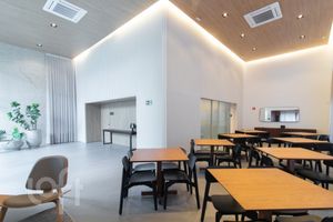 Image 33 - 303855
