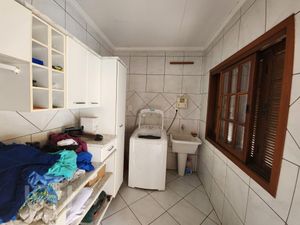 Image 35 - 304107